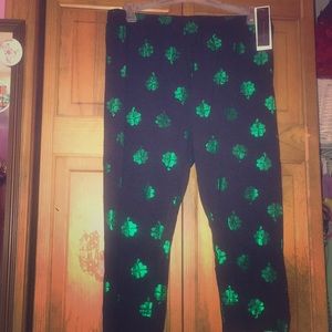 Shamrock black capri leggings